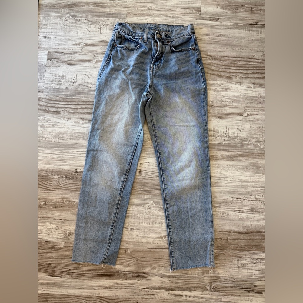 High-Rise Women's Light Blue Straight Jeans